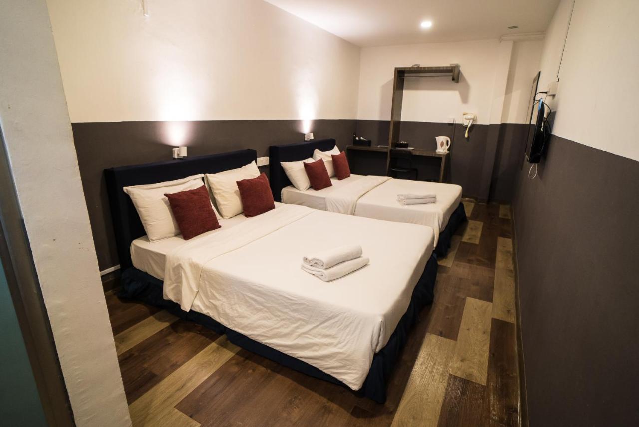 V Hotel Johor Bahru Esterno foto