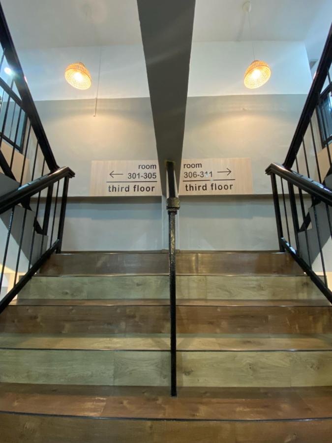 V Hotel Johor Bahru Esterno foto