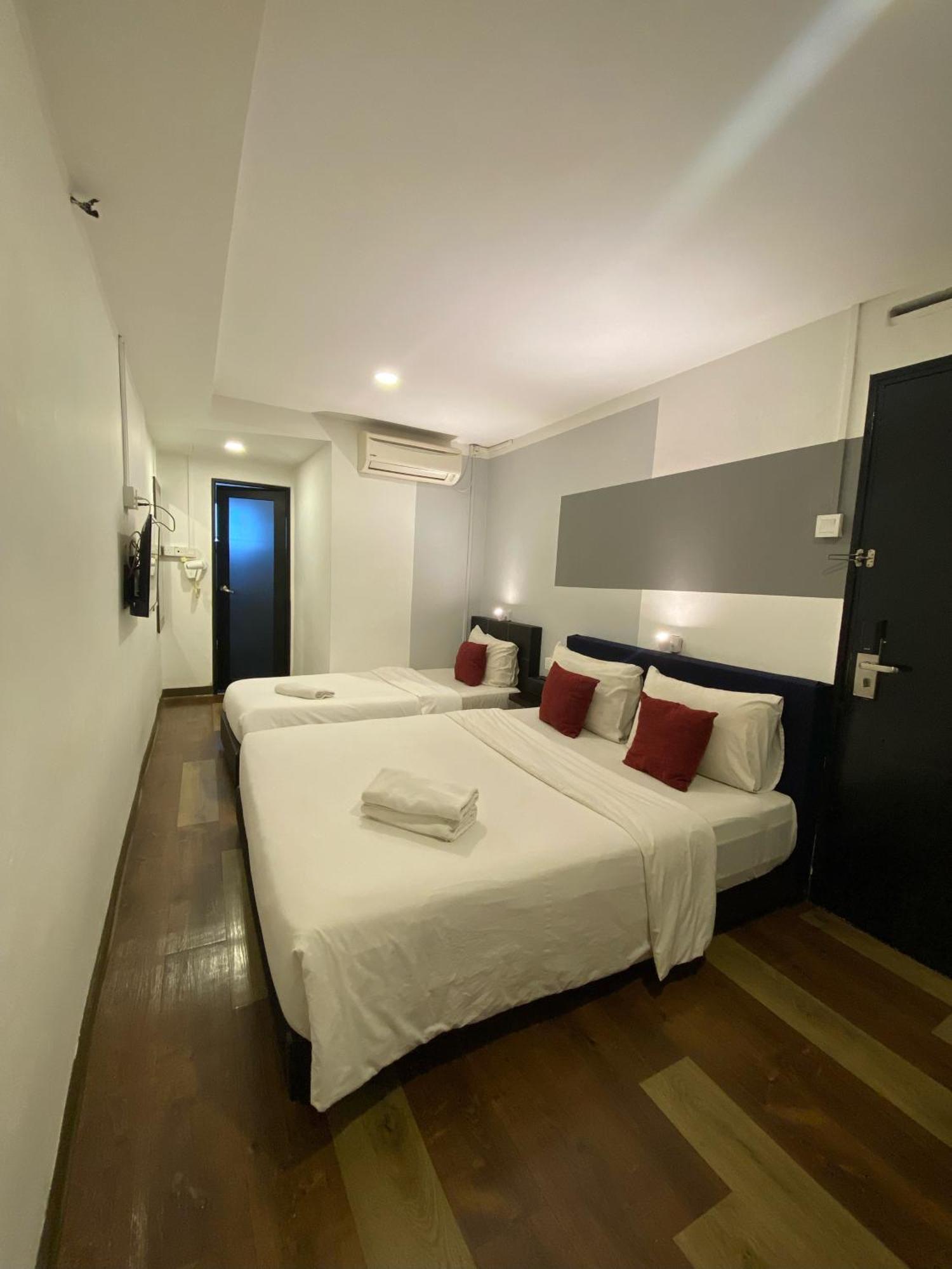 V Hotel Johor Bahru Esterno foto