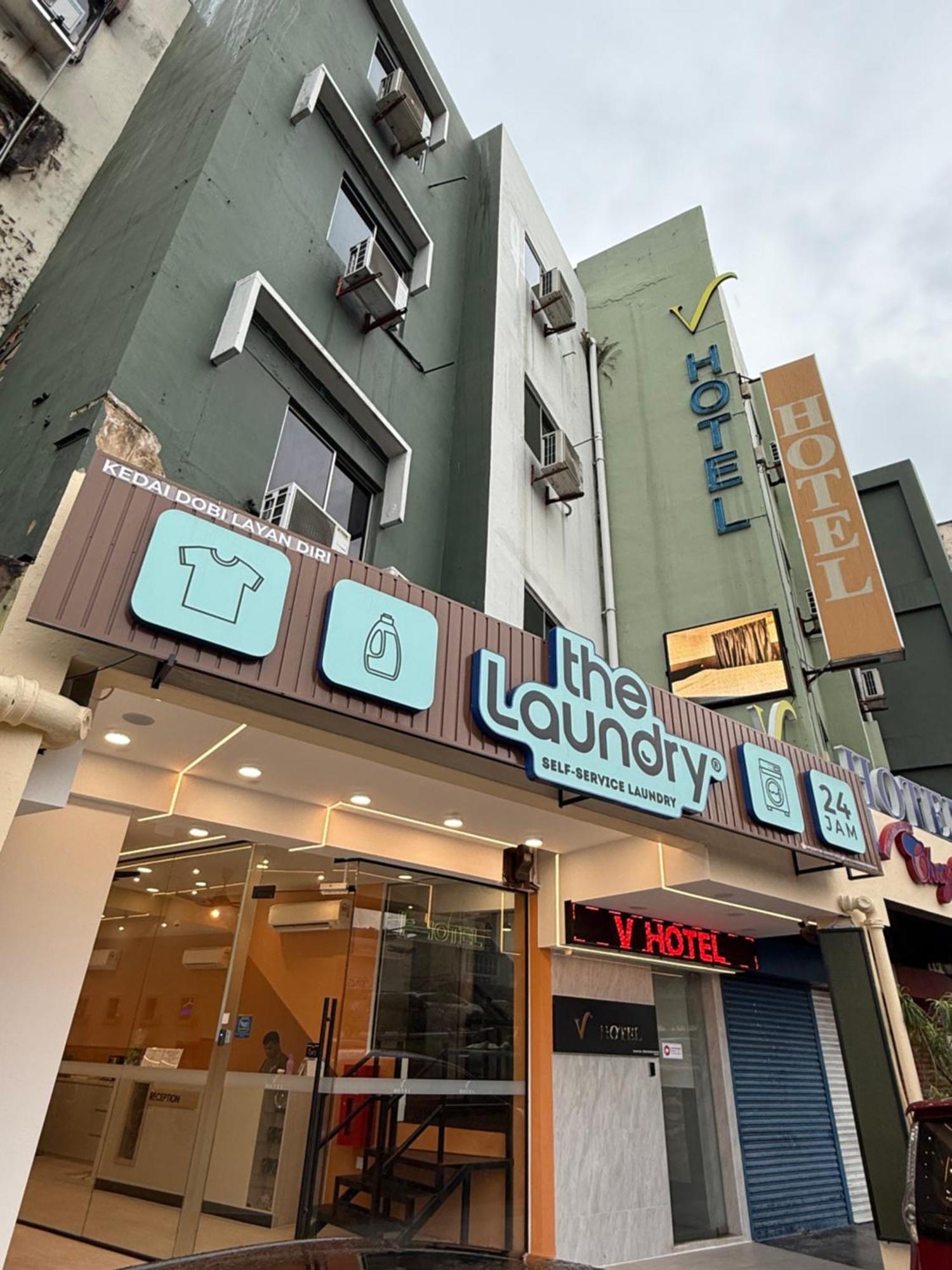 V Hotel Johor Bahru Esterno foto