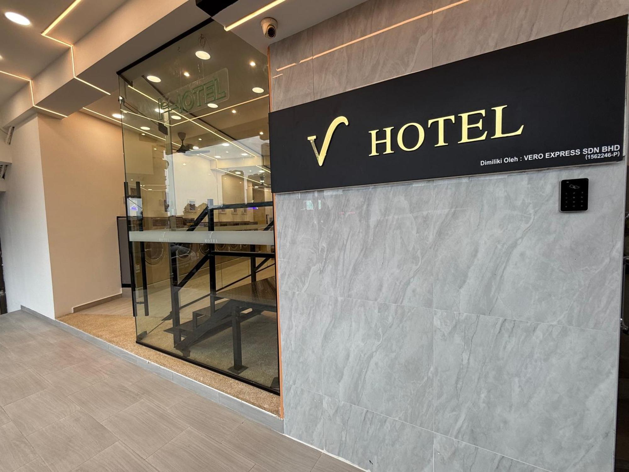 V Hotel Johor Bahru Esterno foto